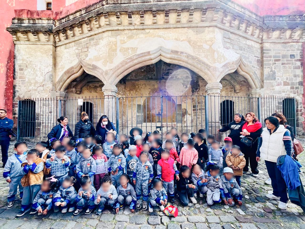 Niñez de Ocotlán descubre la historia viva de la capital en recorrido turístico organizado por el Ayuntamiento de Tlaxcala